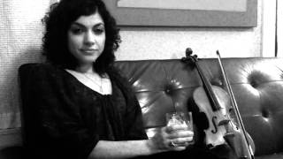 Carrie Rodriguez sings Blue Christmas