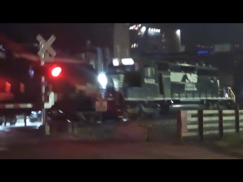NS # 6422 mixed train Knoxville TN #train #railfan recorded 10/8/25