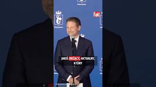 Konferencja Trzaskowskiego i… wpadka pracownicy ratusza!
