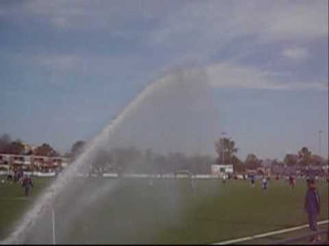 LSC 1890 Sneek Sproeien van het Kunstgras