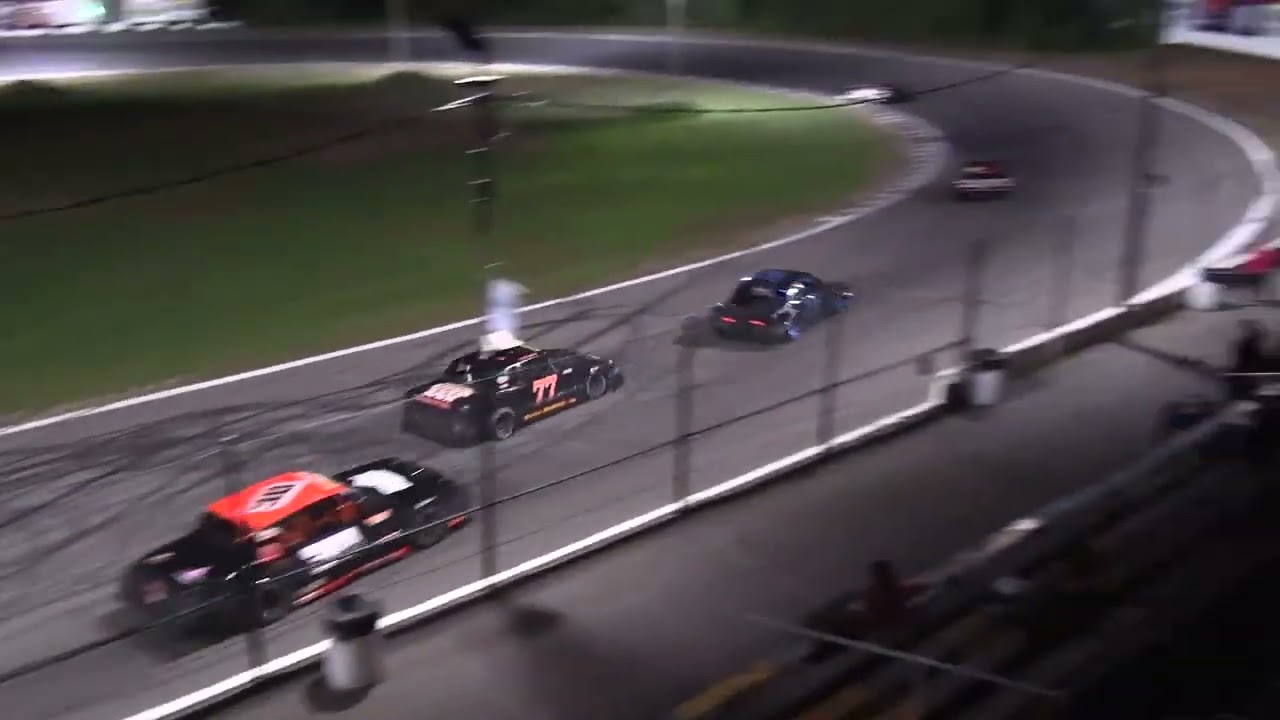 Star Speedway Slingshots Feature Race
