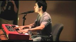Download lagu David Archuleta sings 'Crush' Live in Studio B mp3