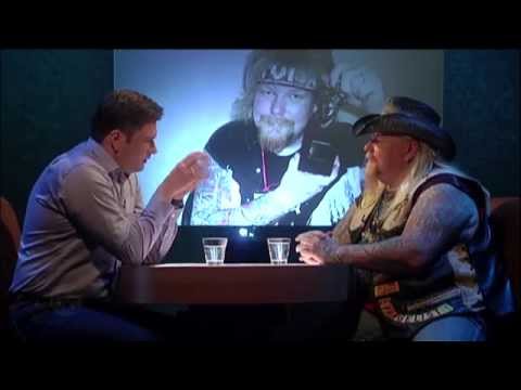 Saufen gegen die Angst - Teil 1 | Alkoholsüchtiger Hardrocker trank drei Flaschen Wodka am Tag