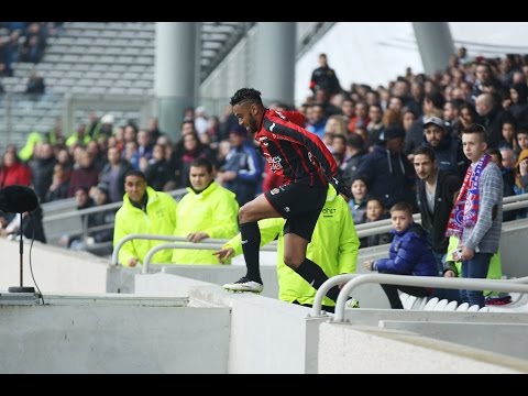 Lyon 1-2 Nice : l'incroyable saut d'Amavi en tribune !