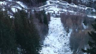 preview picture of video 'Ned fra /Down from Gvepseborg, Rjukan, Telemark, Norway med gondolheisen / The gondola lift'