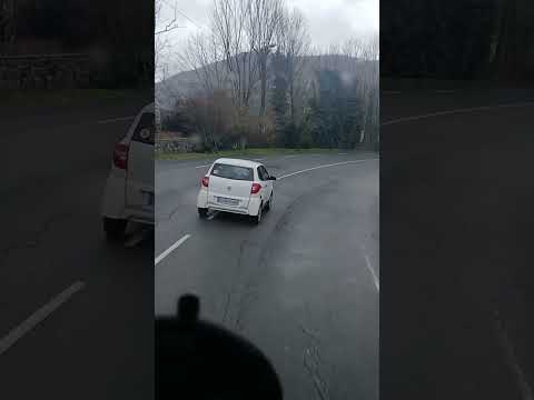 Il faut lui enlever le permis d’urgence 😨 Merci dadouska1979 pour cette vidéo incroyable