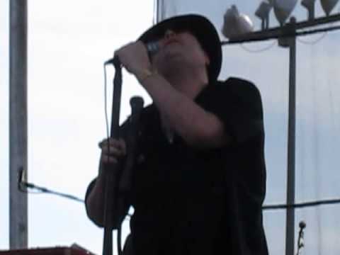 Blues Traveler - Cara Let the Moon - LIVE!  Milford Oyster Festival, Milford, CT  August 17, 2013