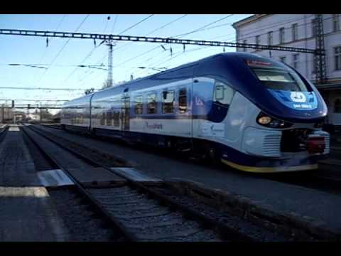 Příjezd a odjezd vlaku Os 7072 (ČD 844.004) - Chomutov, 1. 12. 2012