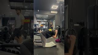 CRUNCH EN POLEA ALTA