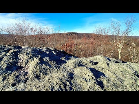 Lava, ledges and lookouts at Connecticut's Bluff Head and Braemore preserves.