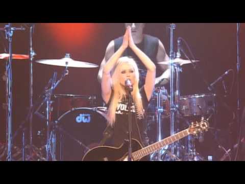Avril Lavigne - Who Knows Bonez Tour