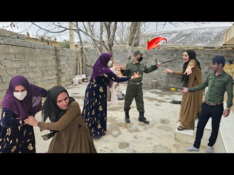 Second woman with police officers: the beginning of a chase