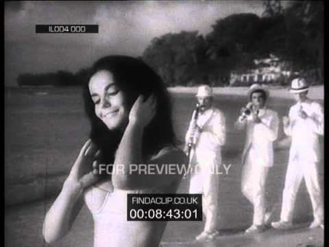 IL004 000 Elida   Sea Witch   You'll Be On Holiday and It Will Happen Summer Campaign)