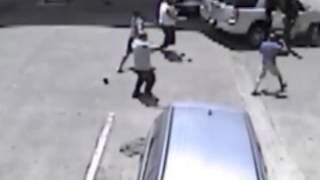 MMA-trained clerk fights off robbers