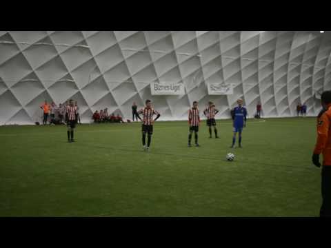 HMKT: Wisła Kraków - Cracovia Kraków (27.11.2016)  karny dla Wisły (Aleks Leśniak)