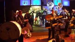 preview picture of video 'Guggenmusik Vinophoniker au Carnaval Sainte-Croix 2014 samedi soir'