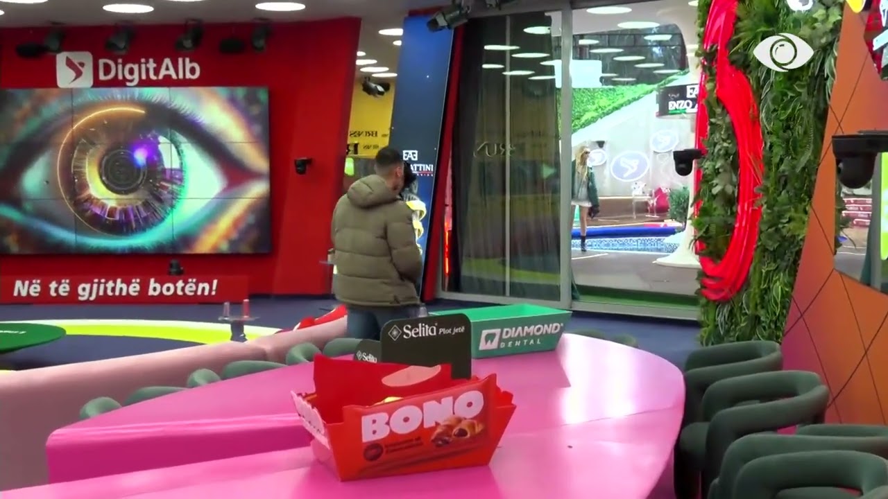 Ti nuk ke pikën e llogjikës/ Mateo-Mal: Ti shiko fasadën dhe komento ngjyrat