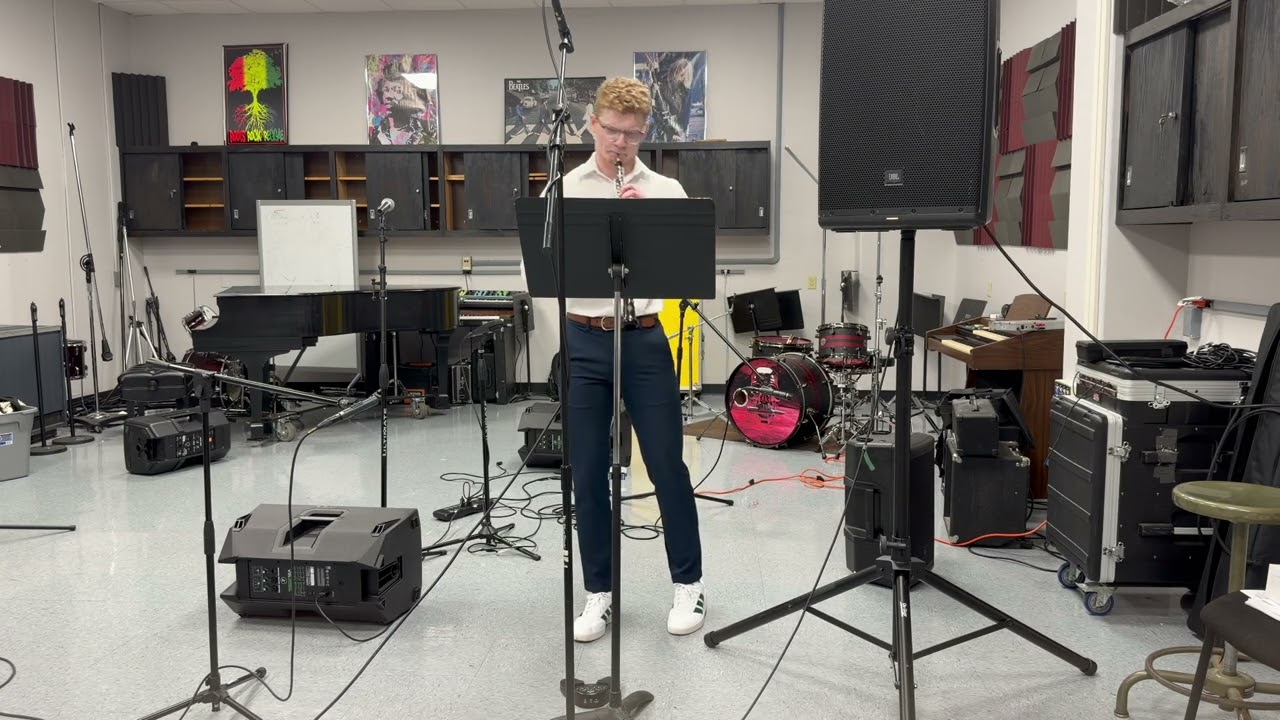 Promotional video thumbnail 1 for Oboe player