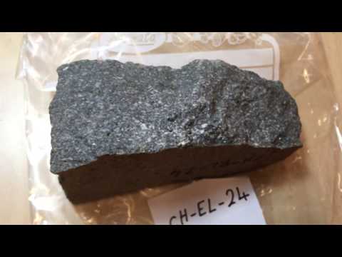 image-What does magnetite look like?