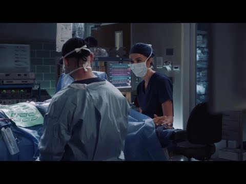 Greys Anatomy 18x05 Megan and Hayes sing in the OR
