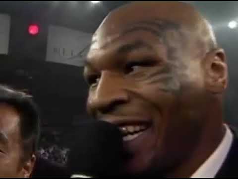 Mike Tyson se estranha com gigante de 160 kg