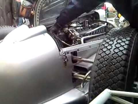 Auto Union Typ A 16Zyl Startprozedur mit Sound & Flammen