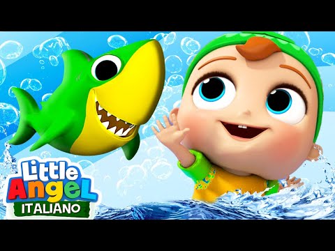 Una Gara in Piscina 🤽‍♀️🏆 Cartoni Animati con Gianni Piccino - Little Angel Italiano