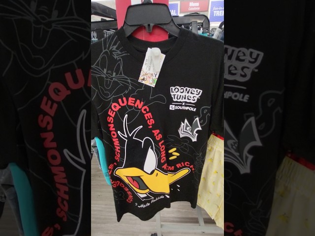 Vídeo relacionado con Looney Tunes Daffy Duck Faux Pocket Camiseta, Hombre, Pizarra, S