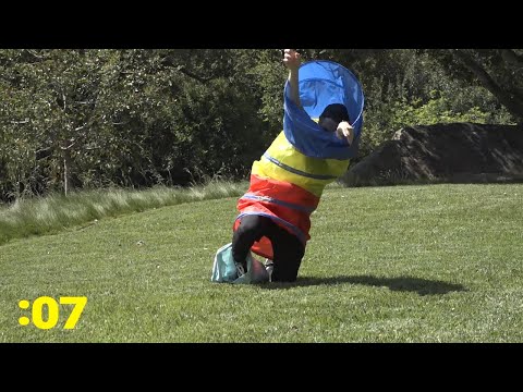 平均アンディは、障害物コースでスタックを取得します。 (Average Andy Gets Stuck In an Obstacle Course)