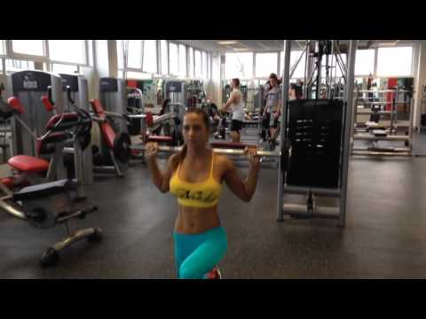 Timea Trajtelova LUNGES + LUNGES WITH LIFT training video