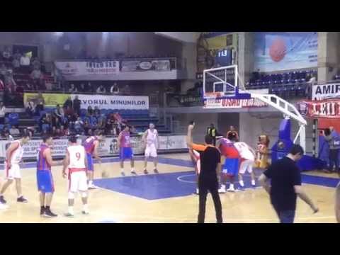 Ultimele secunde ale meciului CSM U Oradea - CSM Steaua Eximbank