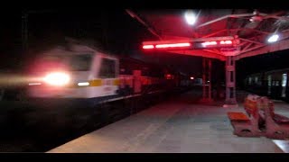 preview picture of video 'Humming beast from Gonda led 12555 Gorakhdham SF Express rattles at Maximum Pace ||| Indian Railways'