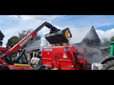 Poziomy paszowóz Intermix R12. Trzeci rok pracy na Mazurach 😃