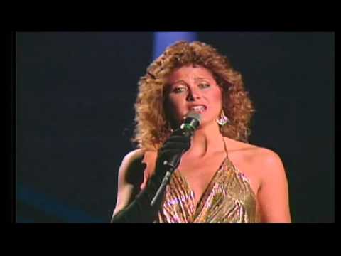 Andrea Tessa y Valentín Trujillo - I Left My Heart In San Francisco ("Una Vez Mas", 1988)