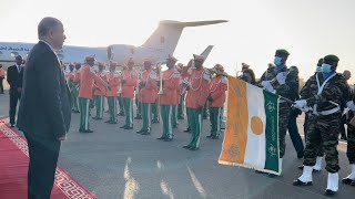 ممثلا لرئيس الجمهورية، الوزير الأول يصل إلى نيامي للمشاركة في القمة الاستثنائية 17 للاتحاد الإفريقي