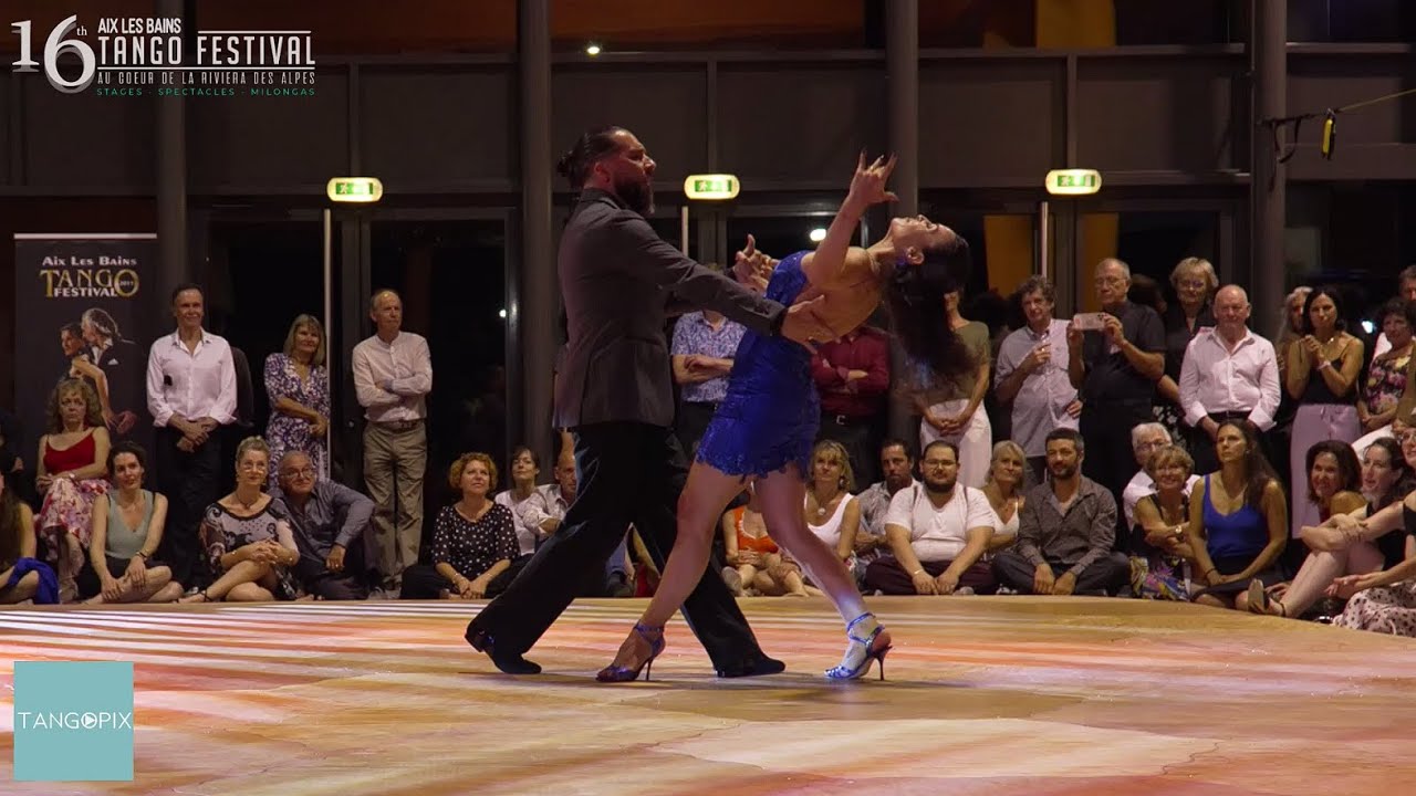 Video thumbnail for Celina Rotundo & Hugo Patyn dance Juan D'Arienzo - El Látigo - Milonga de mis Amores & La Puñalada