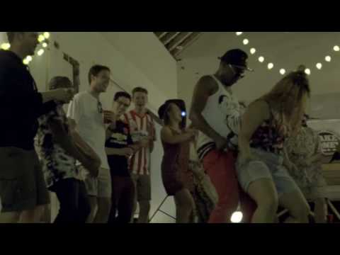 Slicker 1 - Paita Party