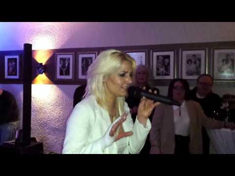 Melanie Engel im "Artcafè Fiveseasons" am10.01.2015