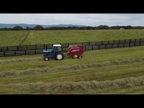 Ford TW-10 with NH Round Baler