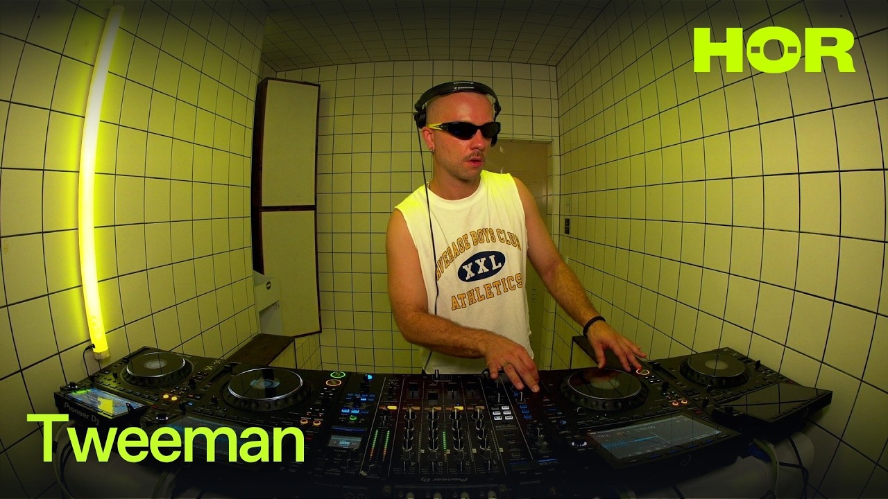 Tweeman - Sunday Service