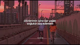 Feride Hilal Akın &amp; İlyas Yalçıntaş || Şehirin Yolu - Sözleri (Lyrics)