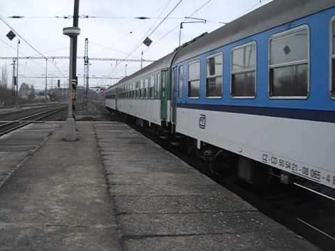 Příjezd vlaku Os 6812 v mimořádném řazení (ČD 163.096) - Most, 2. 12. 2012