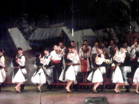 spectacol 13 dec Ansamblul  Martisorul.avi