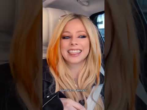 Avril Lavigne fala sobre saber cantar o hit Girlfriend em 8 idiomas diferentes!