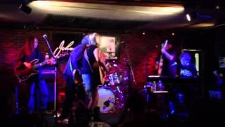 Neil Young debuts new song at Johnny D&#39;s (Somerville, MA) - 9/11/13