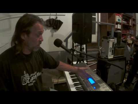Incognito Cartel answers fan 03 - Don's Keyboard sound (small venue)