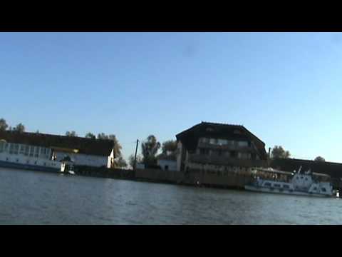 Delta Dunarii, Mila 23, pensiunea d-lui Dorin Forgo,Paradise Delta House, octombrie 2011.MPG