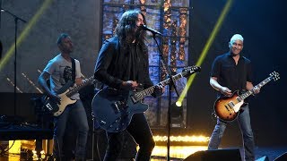 Foo Fighters Take 'The Line'