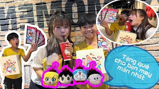 Thuy Mit’s Mother Treats Hoan to Hot Pot : Doraemon gifts surprise behind fun outing