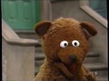 Sesame Street 3711 Baby Bear And Goldilocks Make A Mobile